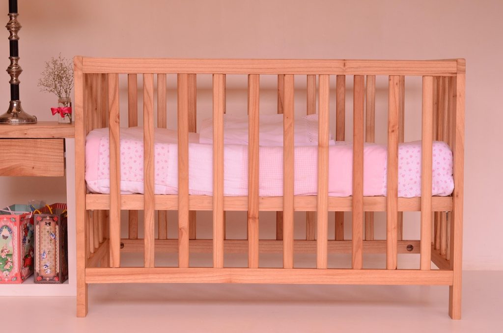 아기 새벽에 깨는 이유 5가지 총정리 5 crib 446361 1280